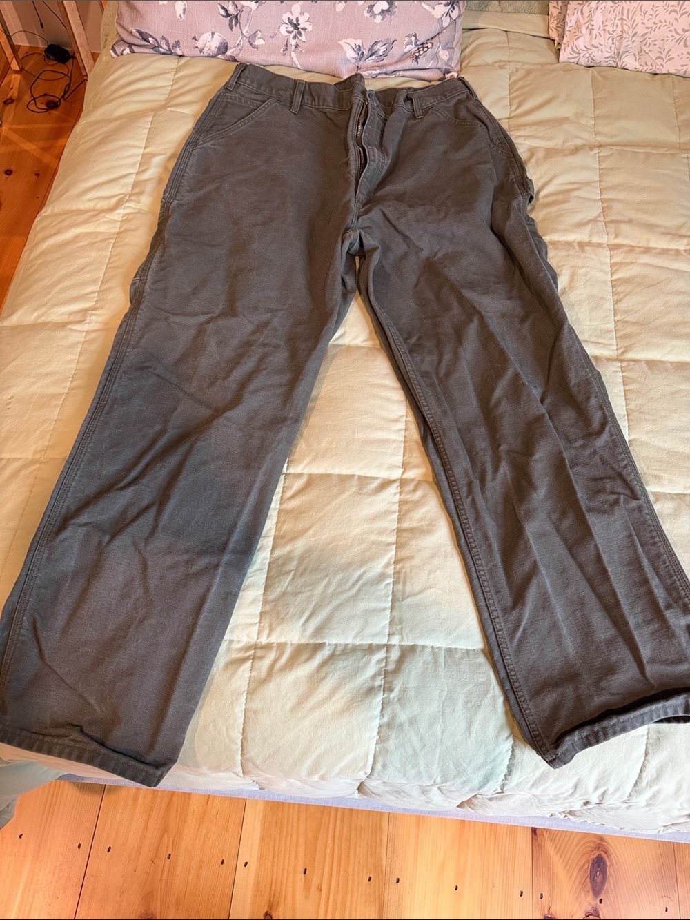 Men's Cargo Pants with in Army Green